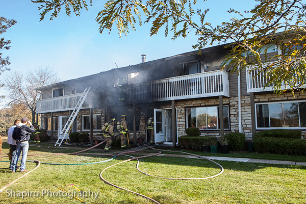 townshouse fire at 17434 Walnut Lane in Gurnee 10-27-13 Larry Shapiro photography